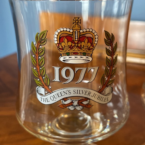 3 For $25 Queen Elizabeth’s Silver Jubilee Glassware - Picture 2 of 4